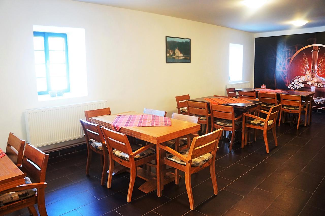 Hotel Pivovar Kácov מראה חיצוני תמונה