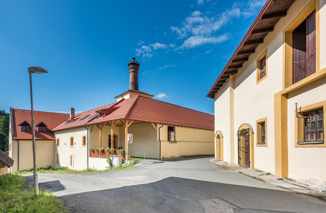 Hotel Pivovar Kácov מראה חיצוני תמונה